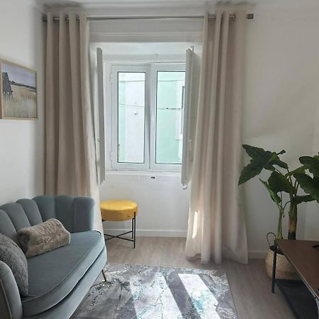 Stylish Renovated Apartment In Chiado Лиссабон Экстерьер фото
